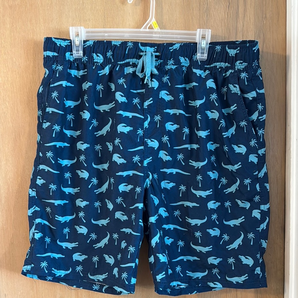 Mountain and Isles trunks
